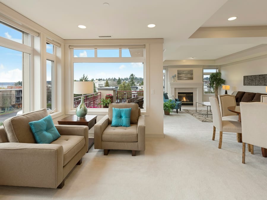 Modern interieur met één verbonden ecosysteem